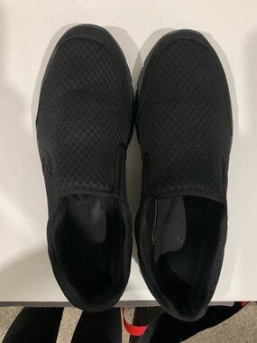 Men's Champion Slip-On Casual Mesh Sneakers - Black